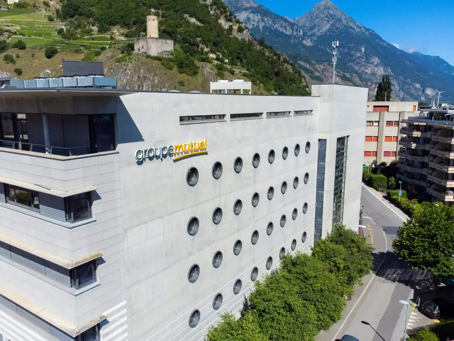 2023-03_success-story_groupe-mutuel_final-image_220613-GM-AGENCES-MARTIGNY-15-scaled-1